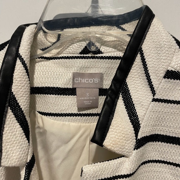 Off white/ Navy Blazer - Picture 2 of 2